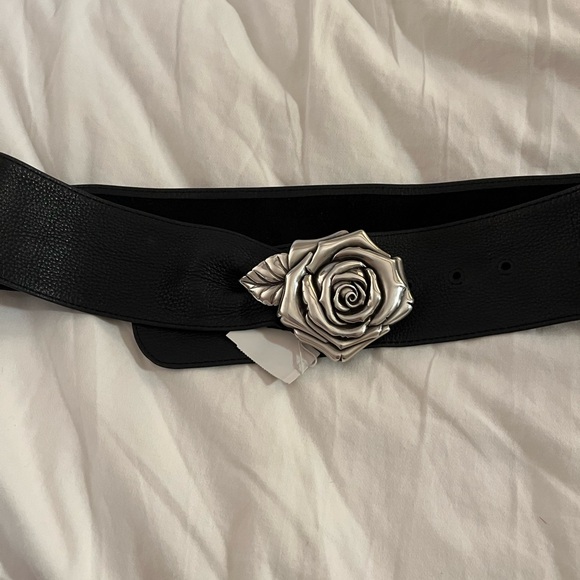 Brighton black leather belt with silver rose - Picture 4 of 15